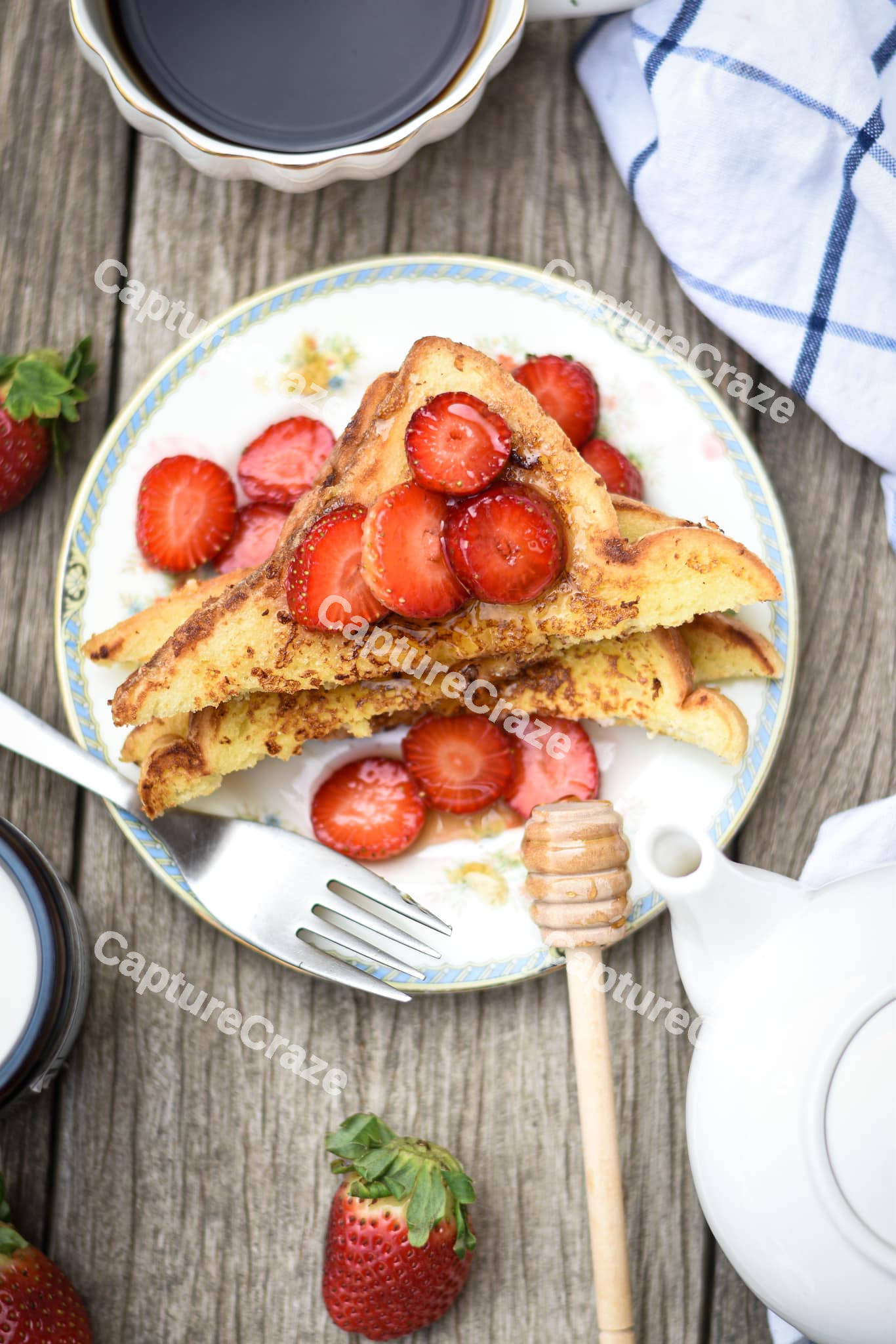 Slices of bread with strawberries